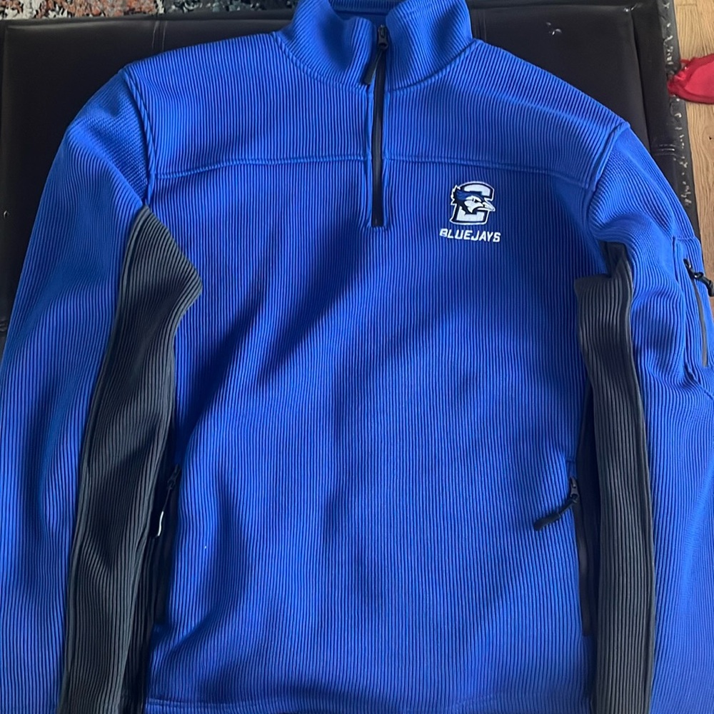 Creighton Bluejays Long Sleeve 1/4 Zip Pullover (used)